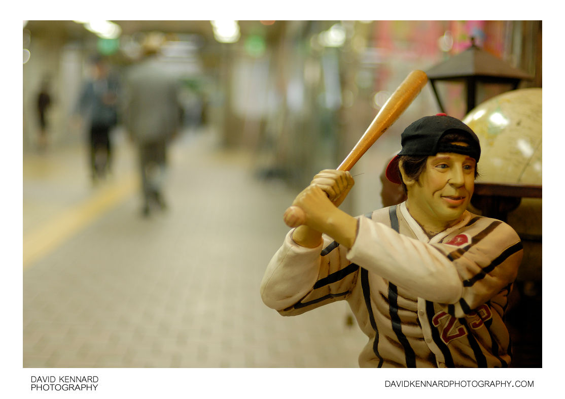 Baseball player in Seoul subway