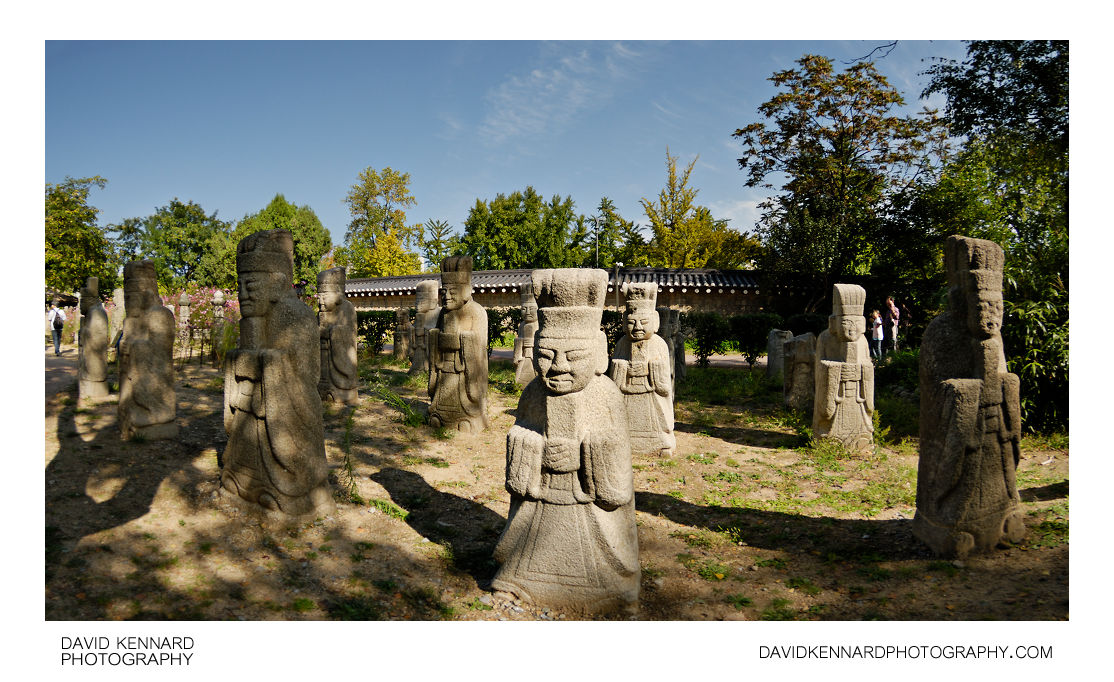 Muninseok statues