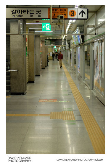 Seoul Metro Line 3 platform, Euljiro 3-ga station