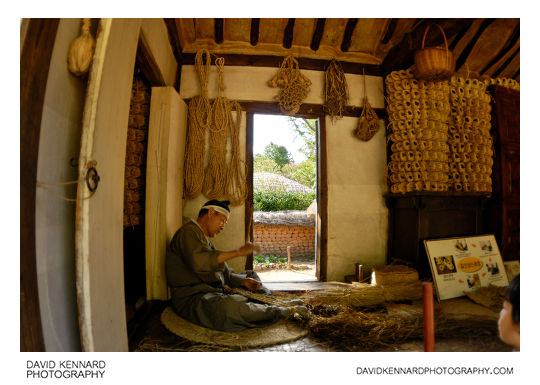 Making Traditional Korean Straw Sandals