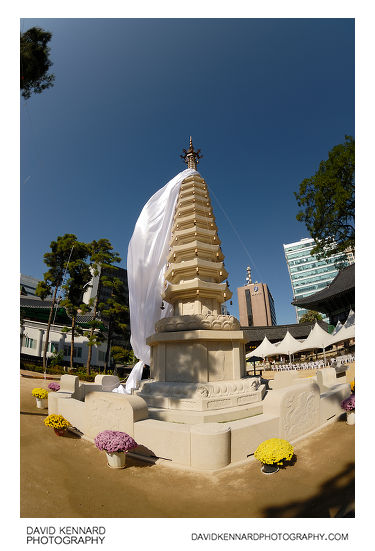 Ten storey stone pagoda, Jogyesa