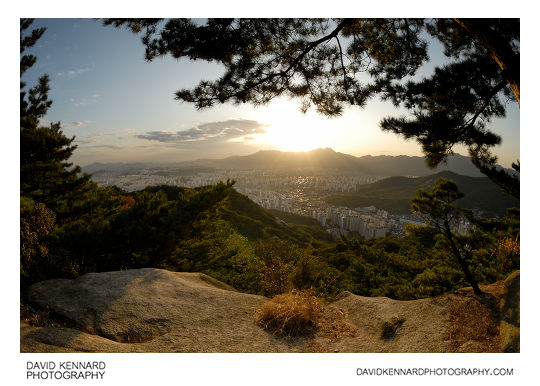 Seoul at sunset from Buramsan