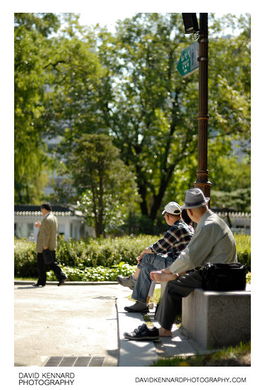 People resting in Tapgol Park