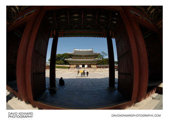 Injeongjeon through Injeongmun, Changdeokgung palace