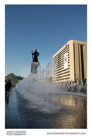Admiral Yi Sun-sin Fountain