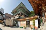 Information Center for Foreigners and Beomjongru bell pavilion, Jogyesa Temple