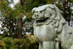 Lion guardian statue at Hokoku Shrine, Osaka