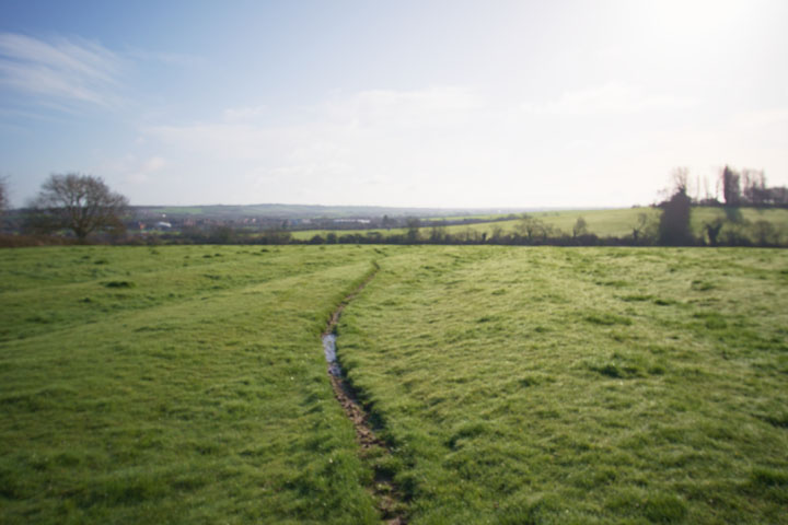 Manual focus, lens focused at 10mm, zoom at 22mm, image is out of focus