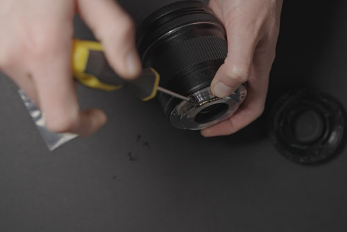 Screwing electrical contacts block onto EF mount replacement for EF-S 10-18mm lens